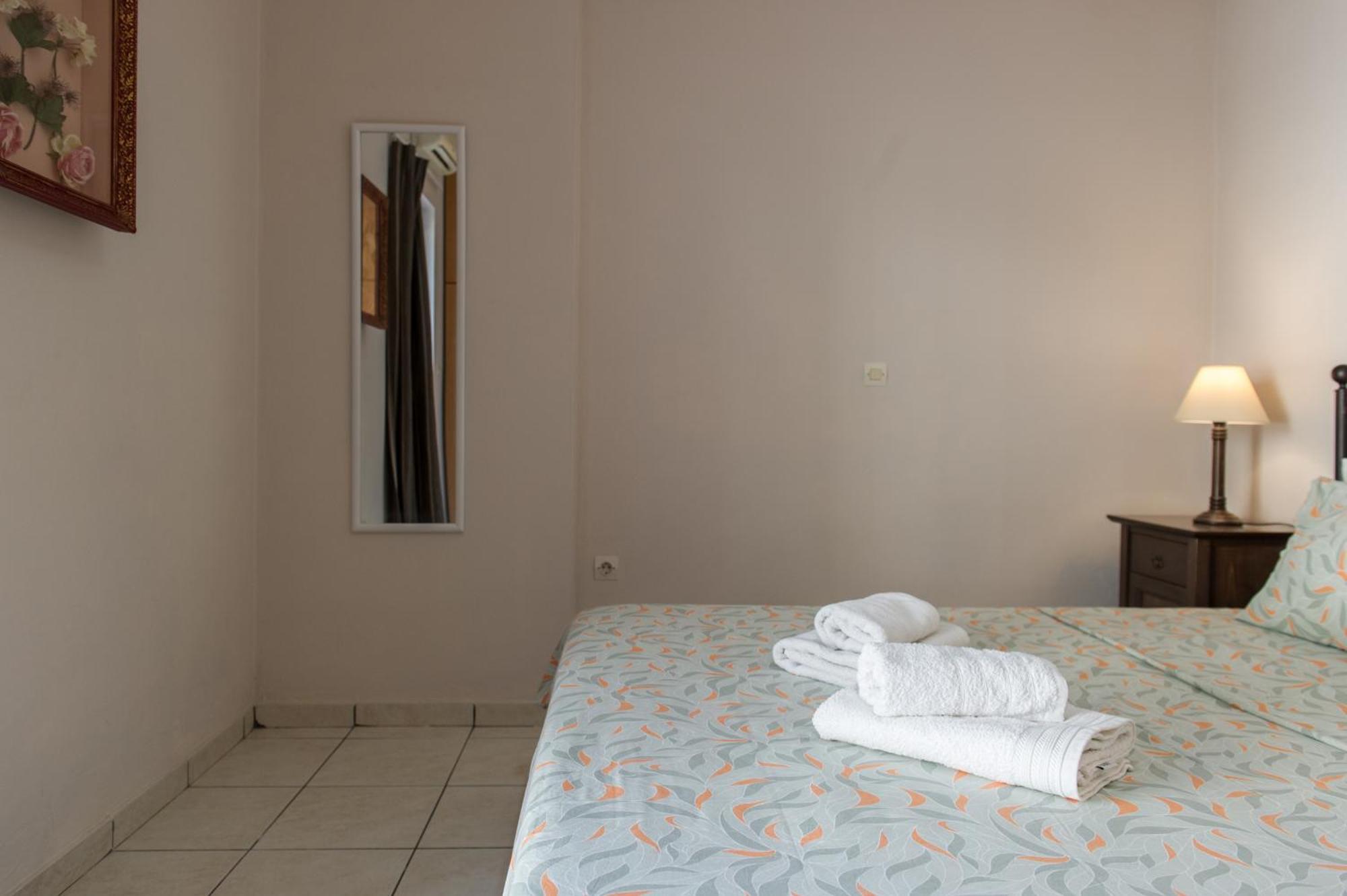 Kamari Blue Apartments Kalamata Extérieur photo